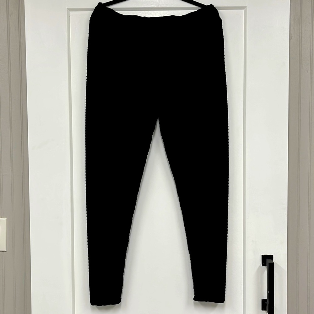 Black leggings